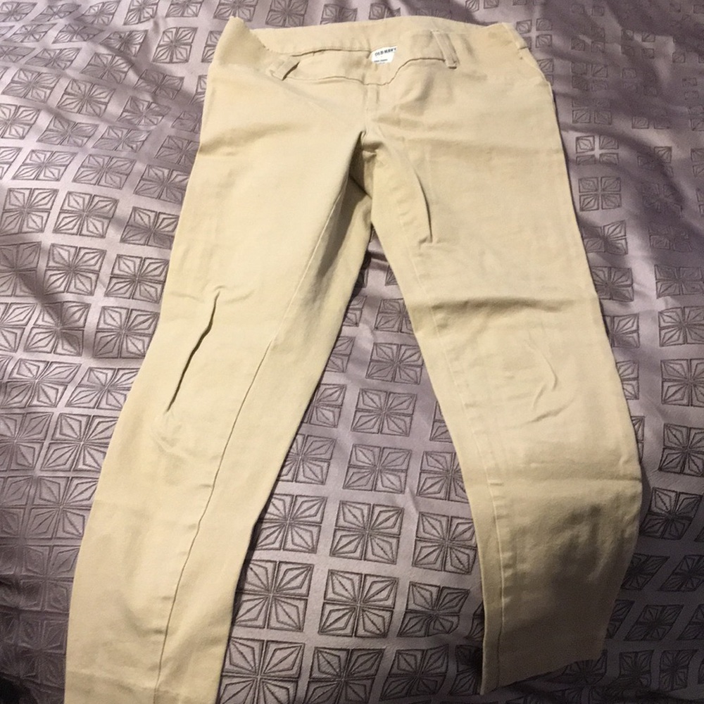 Old Navy maternity pixie crops side panel